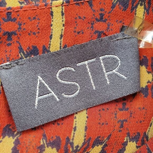 ASTR the Label Orange Geometric Pullover Sleeveless Open Back Blouse Size Small - Picture 9 of 11